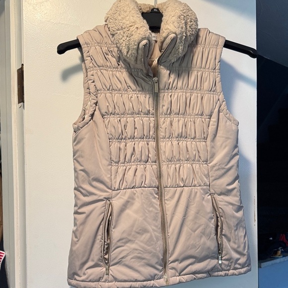 Calvin Klein Jackets & Blazers - Women's Calvin Klein Beige Quilted Vest with Faux Fur Collar
